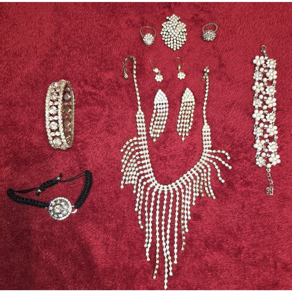 Vintage Rhinestone Costume Jewelry Lot Necklace Bracelet Brooch Earrings...